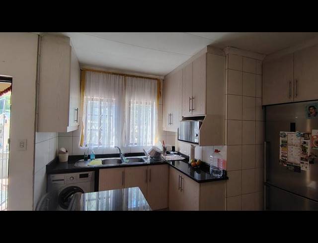 3 BEDROOM SIMPLEX FOR SALE IN MALVERN
